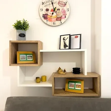 Market Apartment *